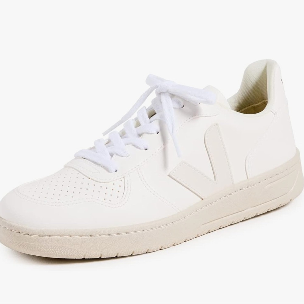 Veja V-10 Sneaker in White